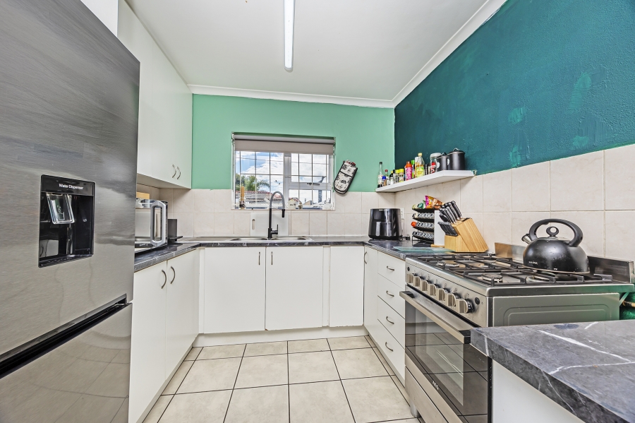 2 Bedroom Property for Sale in Windsor Park Estate Western Cape